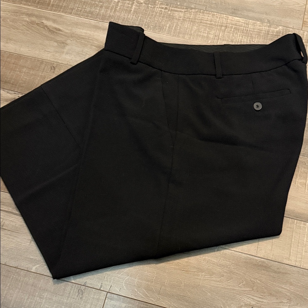 The Limited Black Women's Capris with Classic Waistband